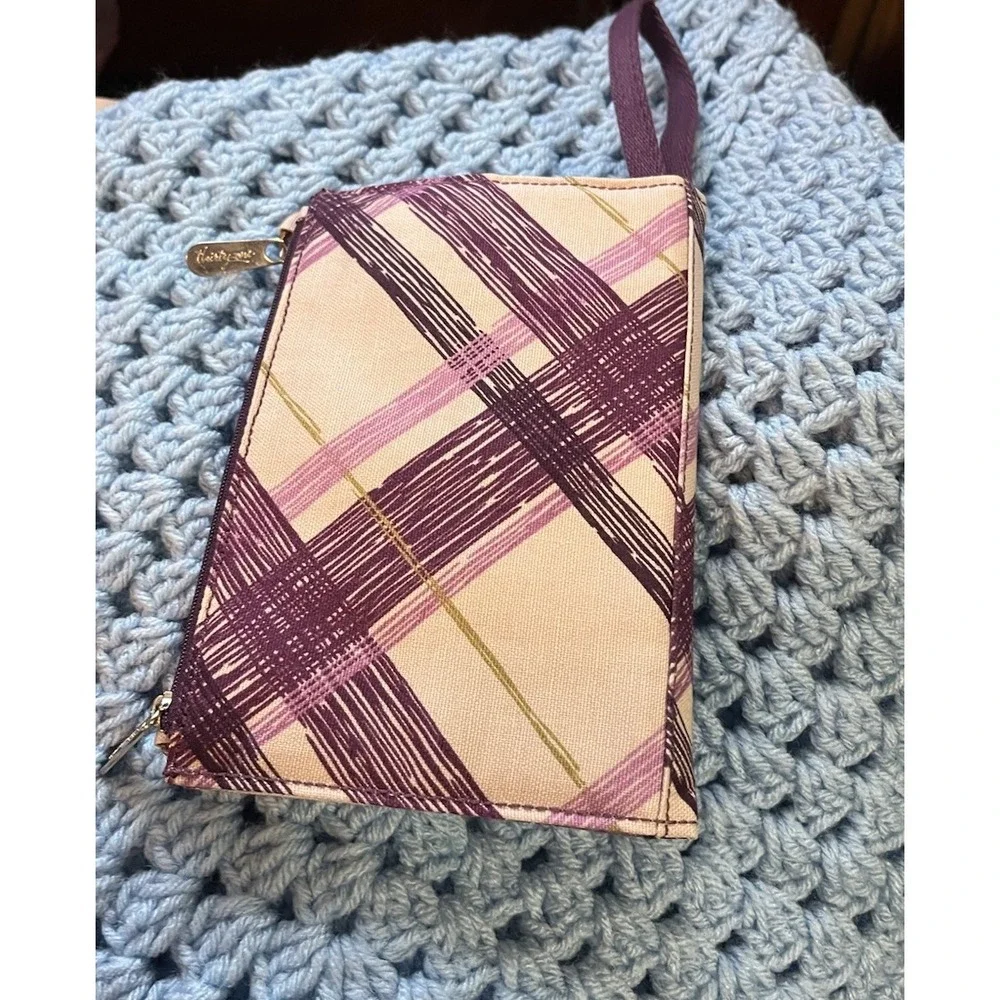 Thirty-One Quilted Wristlet Wallet Retired Plum Plaid - Picture 1 of 5